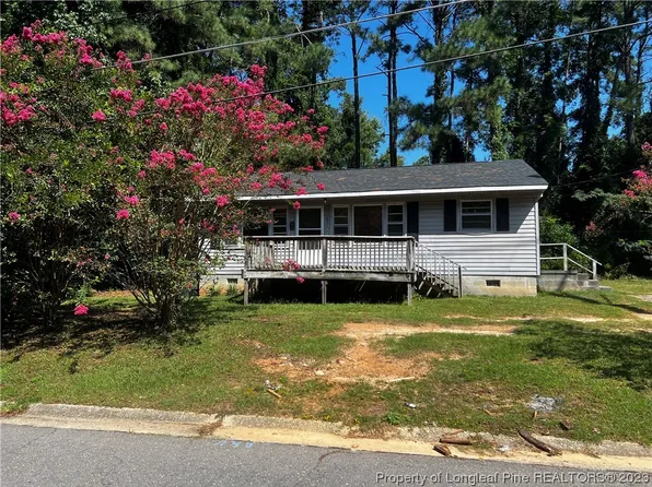 221 Colonial Dr, Fayetteville, NC 28301