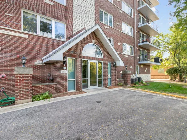 8030 River Walk Dr Unit 5B, Lyons, IL 60534