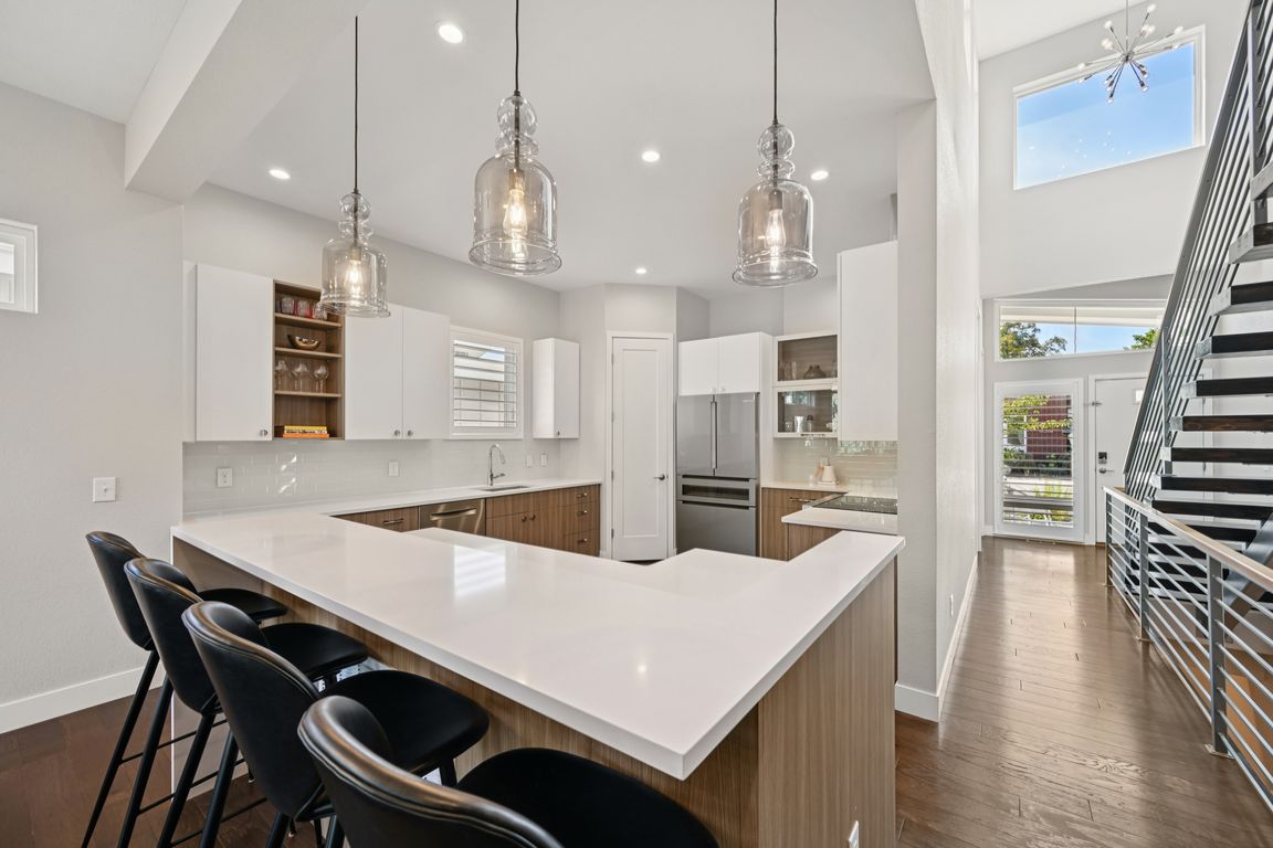 next background image