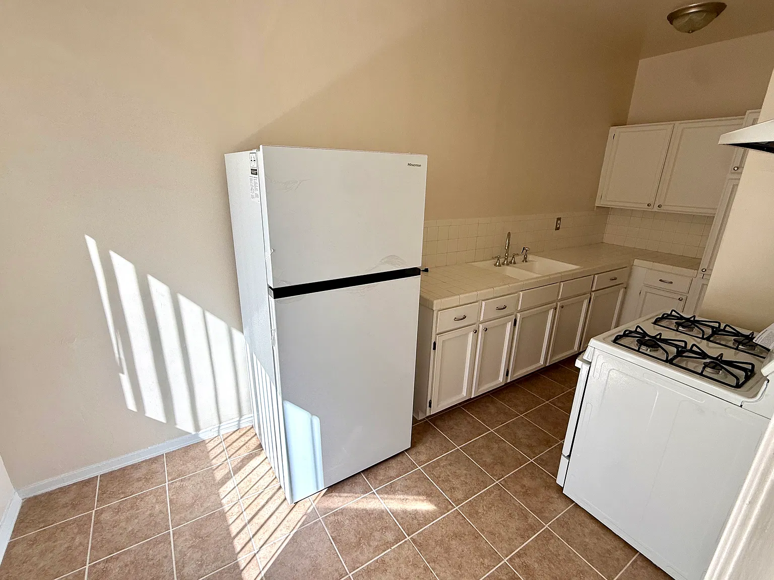 Studio, $1,395 — Photo 2