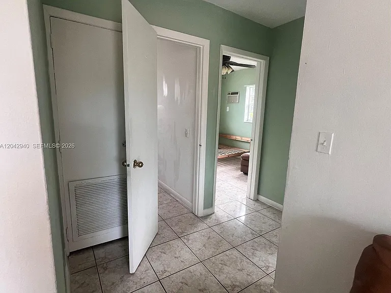 608 SW 15th Ave #3 — Photo 9