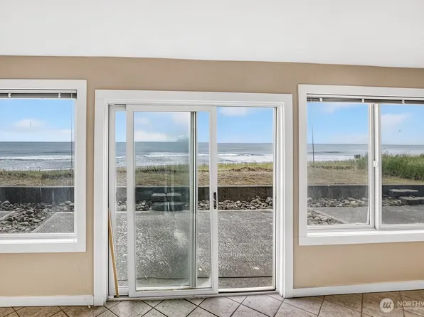 1443 Ocean Shores Boulevard SW #102, Ocean Shores, WA 98569