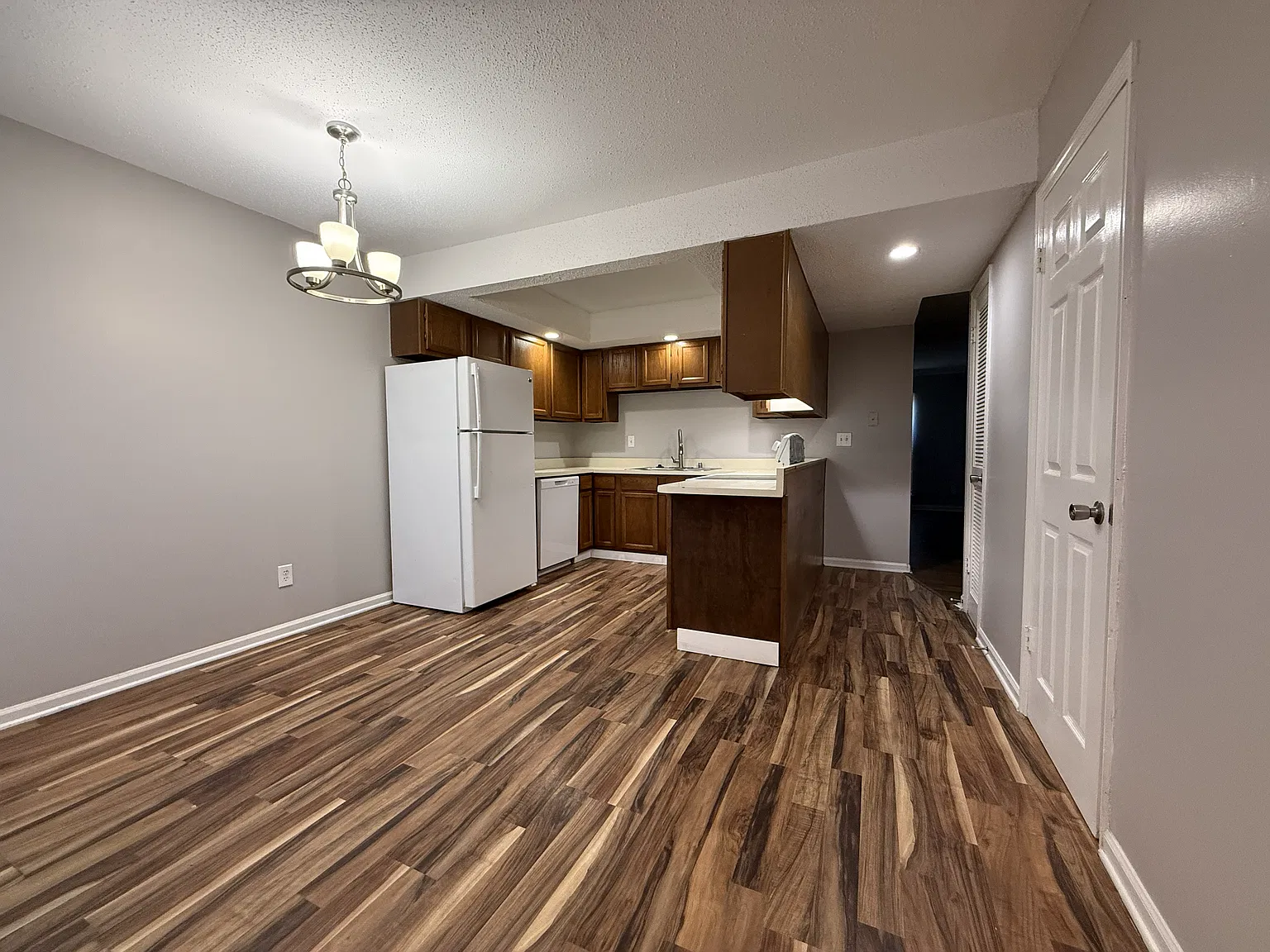2 bed, 2.5 bath, 1100 sqft, $1,195 — Photo 4