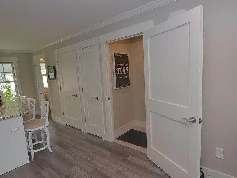 14 Pine St — Photo 5