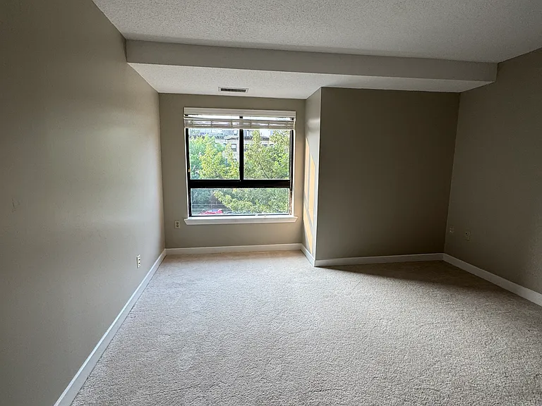 1151 Beacon St — Photo 24
