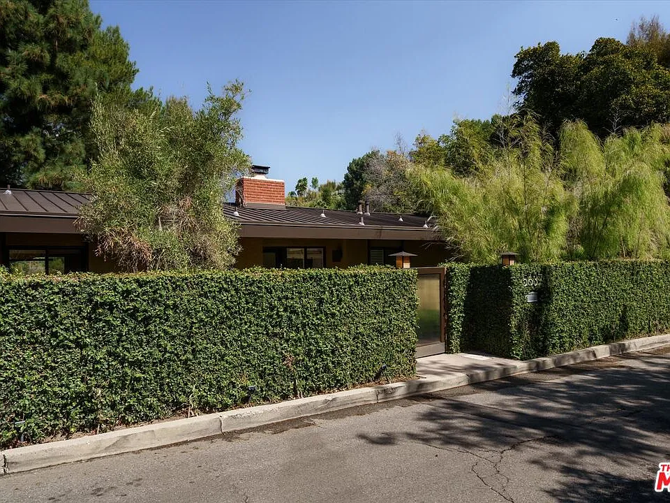 5637 Spreading Oak Dr