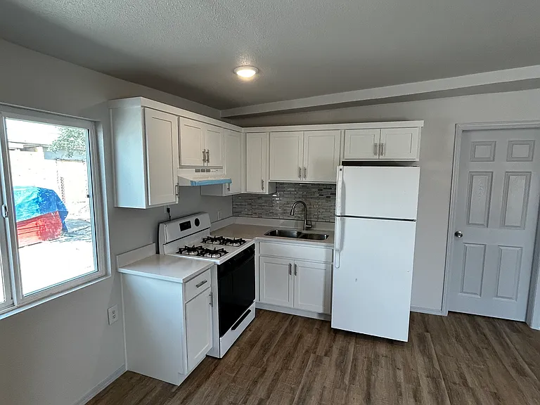 3545 Pendleton St #G — Photo 4