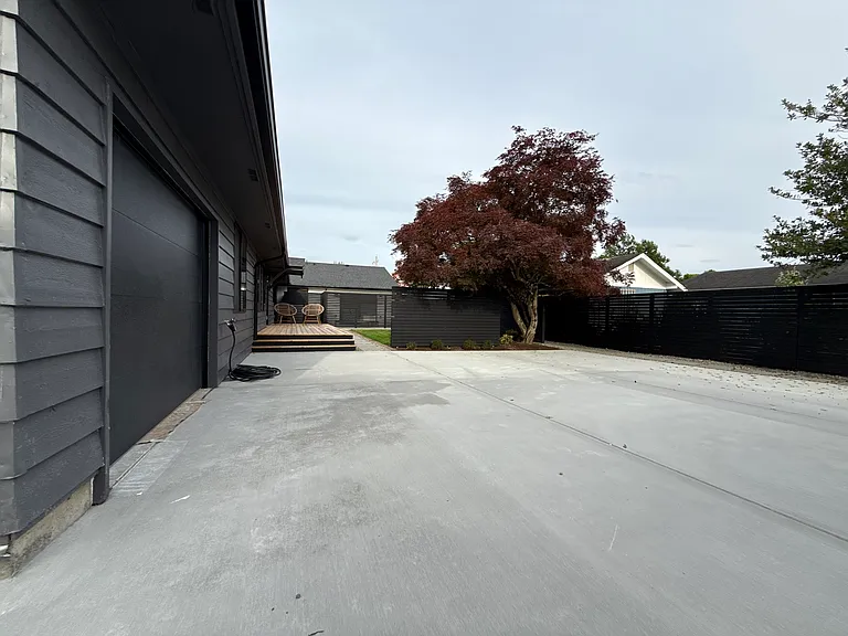 1068 Harding St — Photo 14