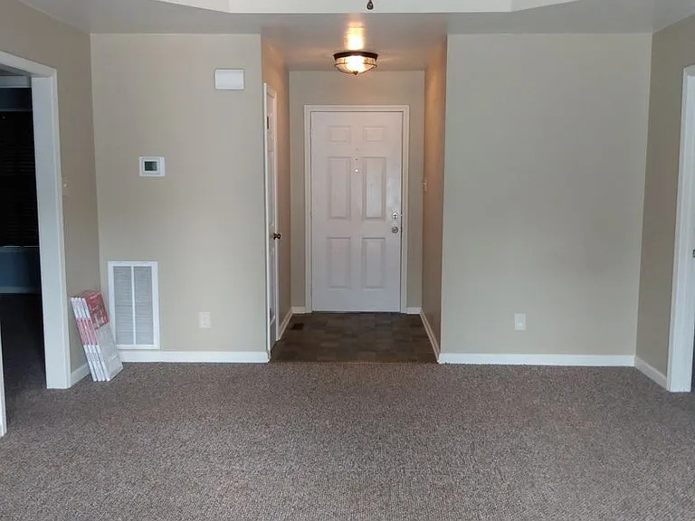 2640 Holt Ln — Photo 6