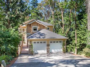 11259 Champagne Point Ln NE, Kirkland, WA 98034