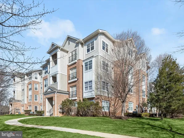 13504 Derry Glen Ct APT 402, Germantown, MD 20874