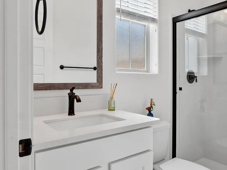 2141 E Flamingo Way — Photo 16
