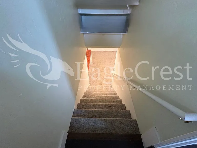 1031 N Clinton St — Photo 21