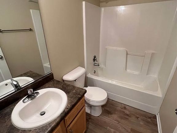 5th image of 2150 NE 18th St Unit 37