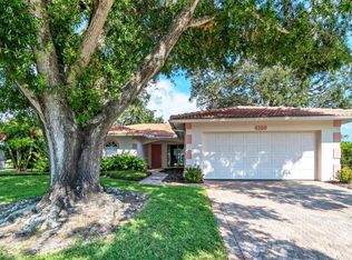 4160 Eastwood Dr, Sarasota, FL 34232