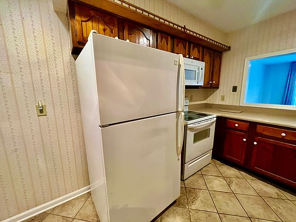 4th image of 5242 Whisperwood Ln