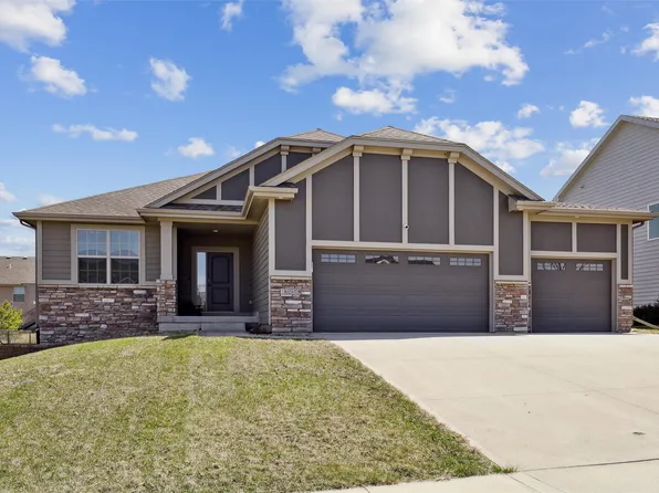 16548 Horton Dr, Clive, IA 50325