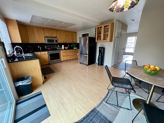 Kitchen - Dinning area