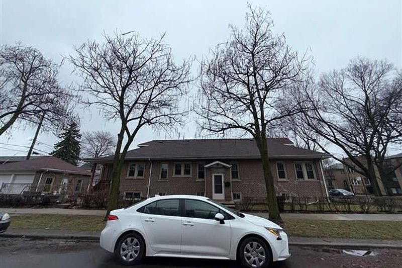 1st image of 4945 N California Ave