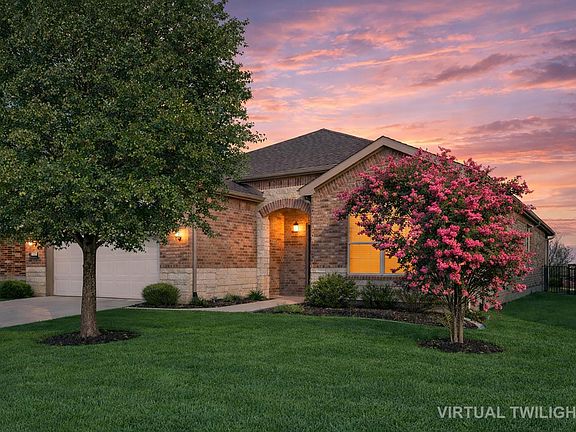 2nd image of 608 Kite Ridge St