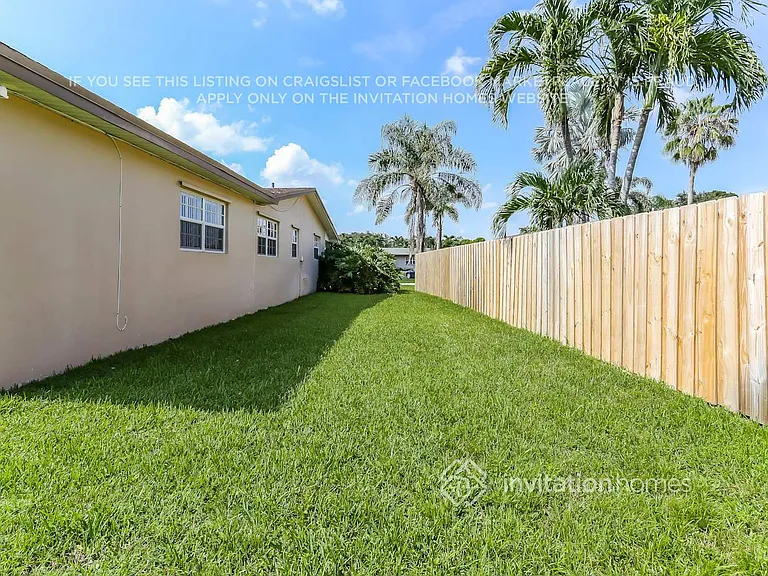 10900 NW 19th St — Photo 17