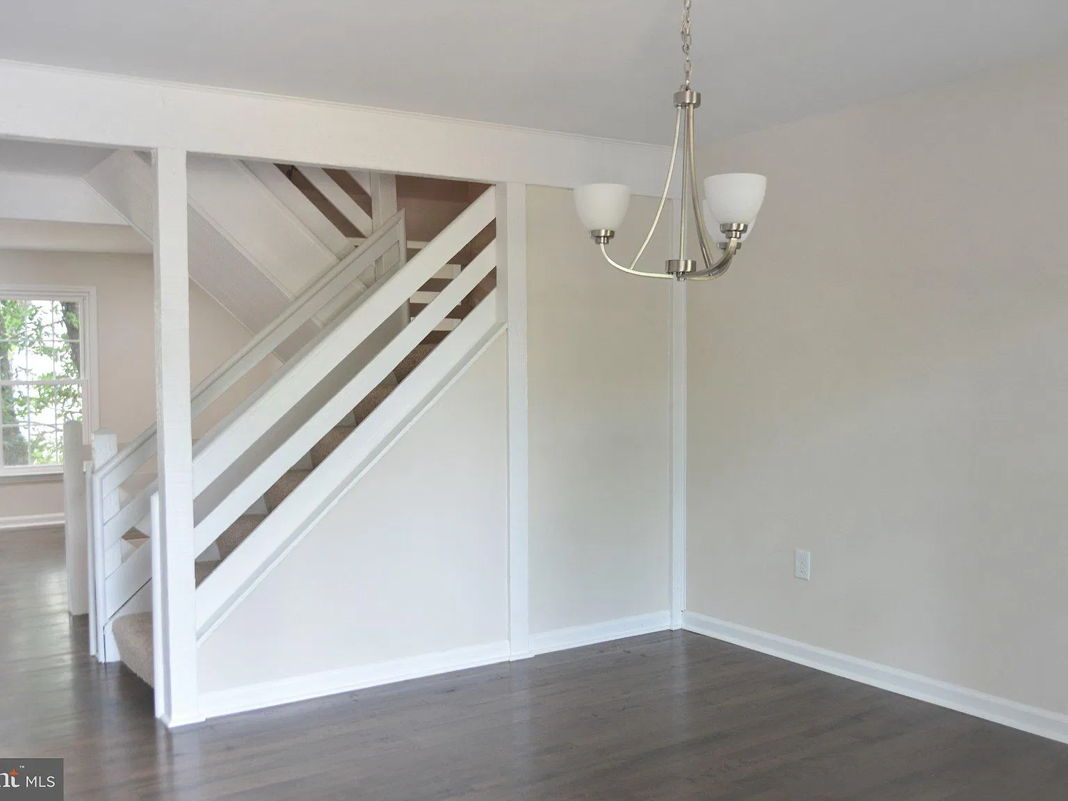 3 bed, 3.0 bath, 1936 sqft, $2,550 — Photo 3