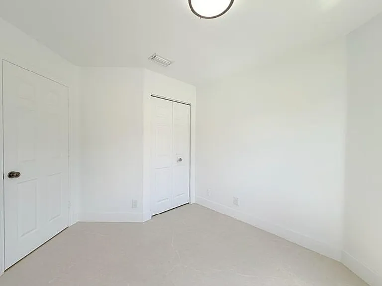 20841 NW 1st St — Photo 17