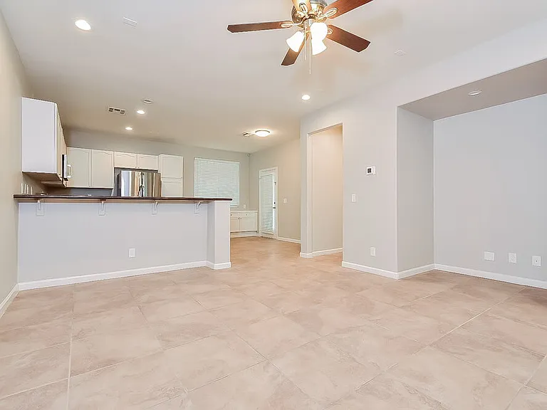10569 Hamdem Ave — Photo 5