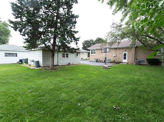 3rd image of 10936 S Knox Ave