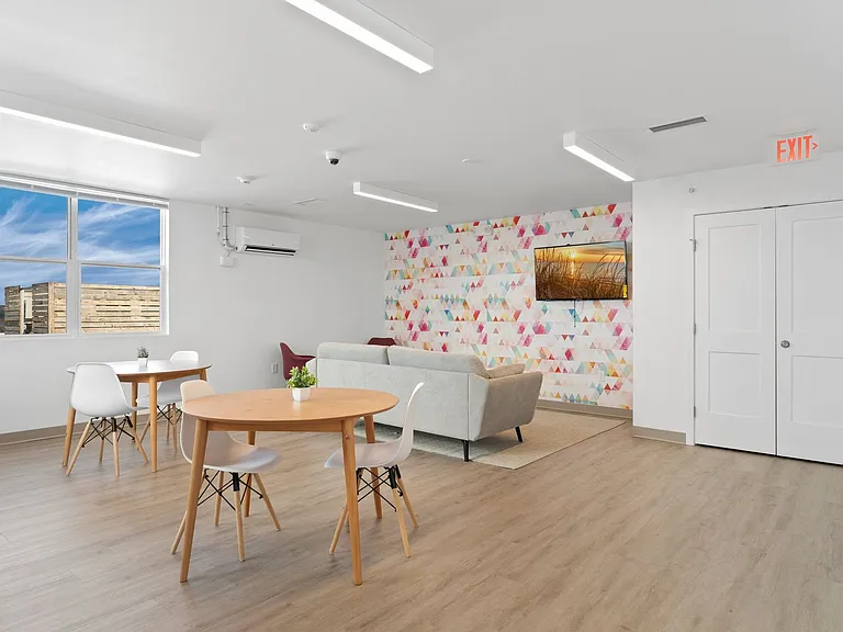 The Outlook Apartments — Photo 13
