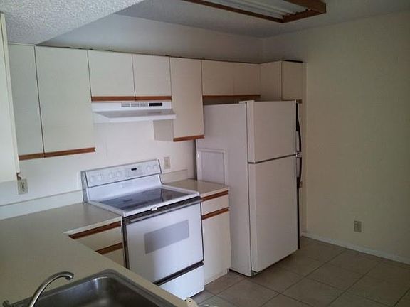 2nd image of 8761 Wiles Rd APT 303