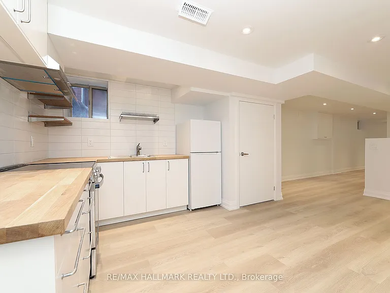 38 Halton St — Photo 2