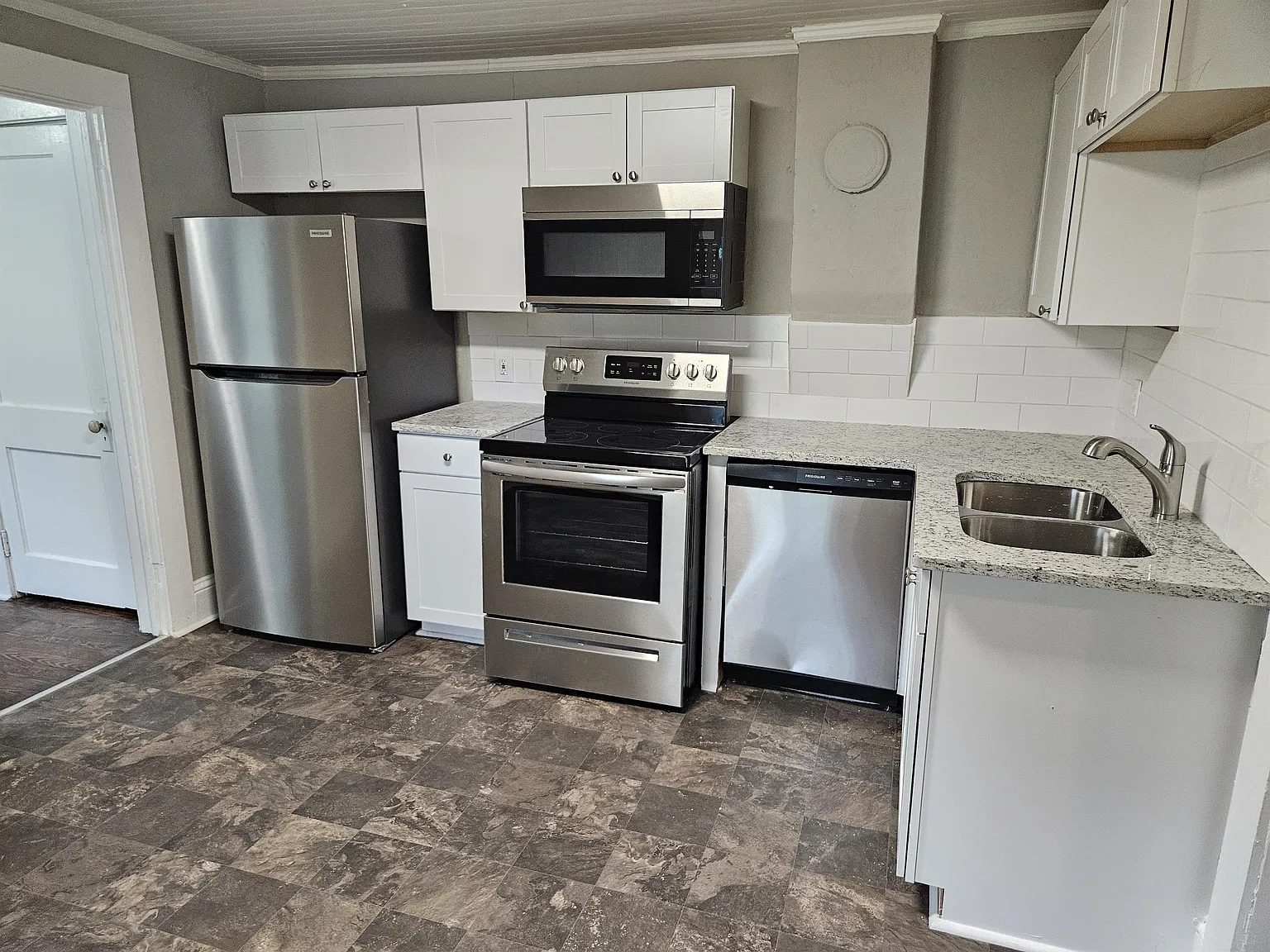 178 Georgia Ave - B, Winder — Photo 3