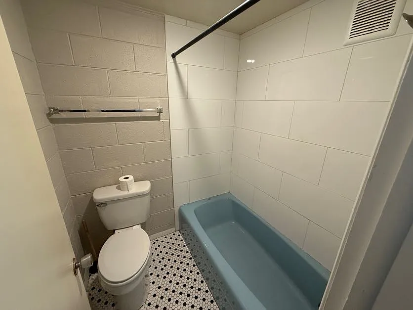 Studio, 400 sqft, $900 — Photo 4