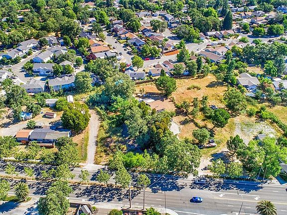 4th image of 8560 Old Redwood Highway