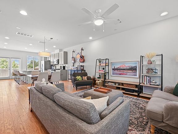 5th image of 814 N Bluff Dr #93