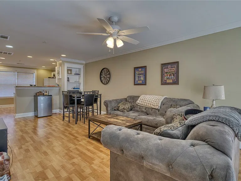 1725 Harvey Mitchell Pkwy S #2124 — Photo 3