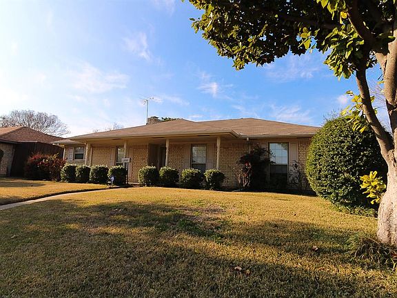 2nd image of 3205 Kensington Dr