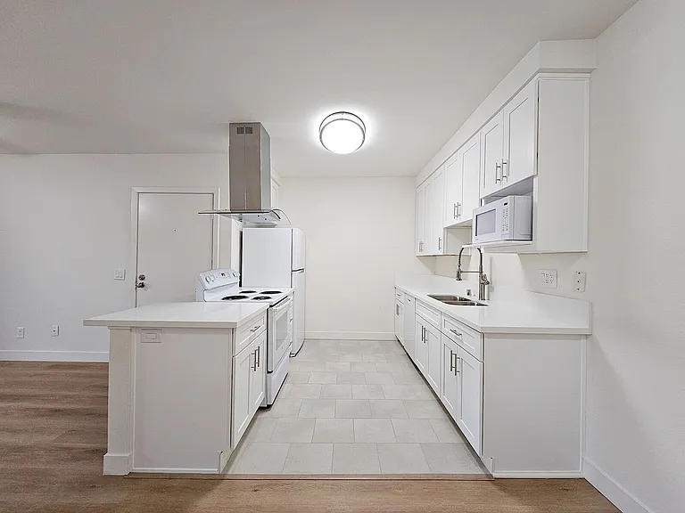 WELCOME TO THE VINE APARTMENTS! — Photo 27