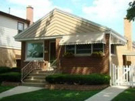 2417 Rhodes Ave photo 1