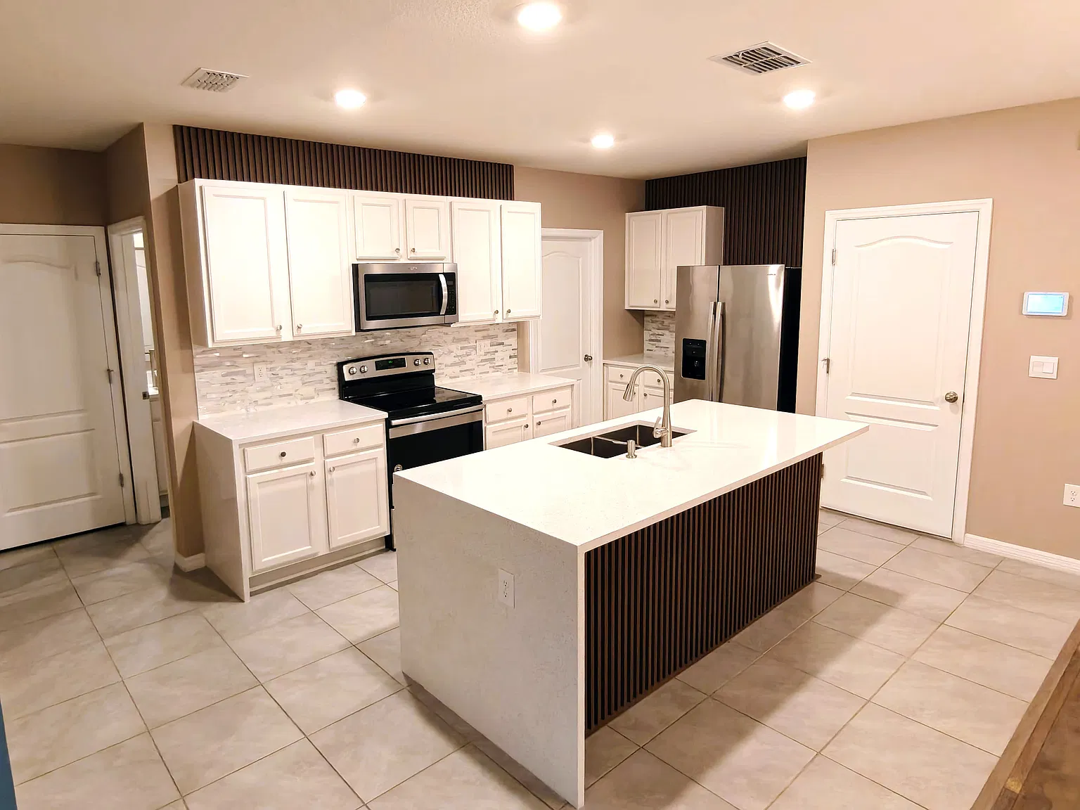 3905 Angola Ln — Photo 4