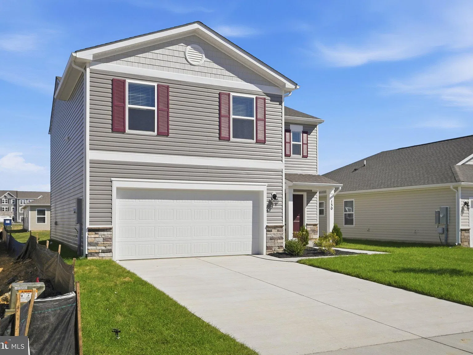 4 bed, 2.5 bath, 1906 sqft, $2,650 — Photo 2