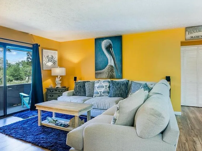 7125 N Lagoon Dr #C — Photo 4