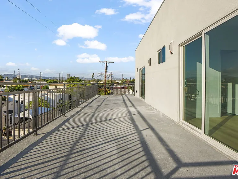 1709 S Burnside Ave #17091/2 — Photo 29