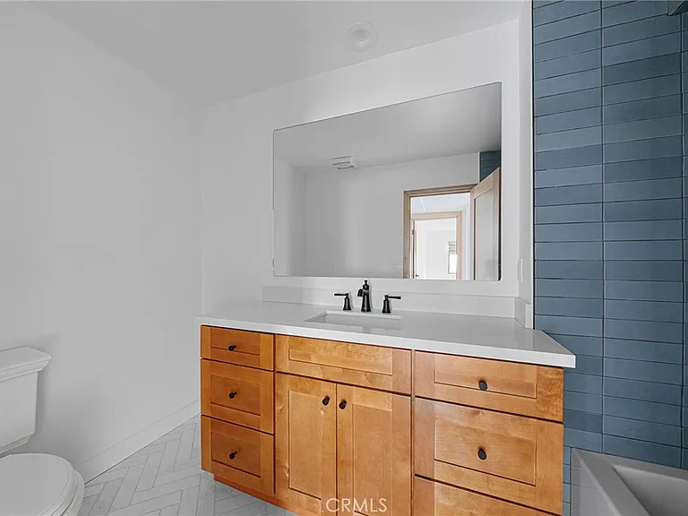 420 S Madison Ave #205 — Photo 16