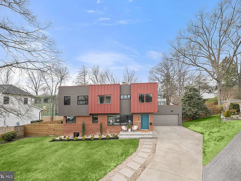 3004 N Underwood St — Photo 64