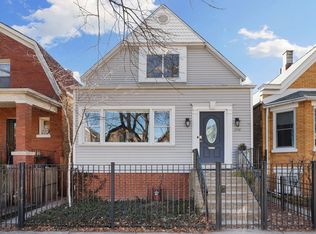 2709 W Nelson St, Chicago, IL