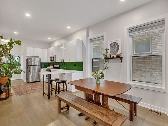 3rd image of 2637 W Crystal St APT 1