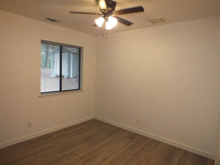 5680 Azalea Cir — Photo 4