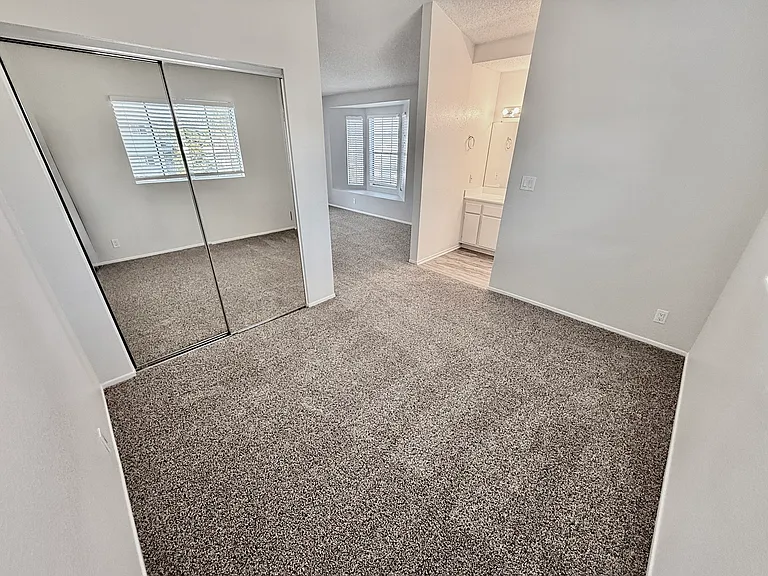 1207 Mira Mar Ave #204 — Photo 8